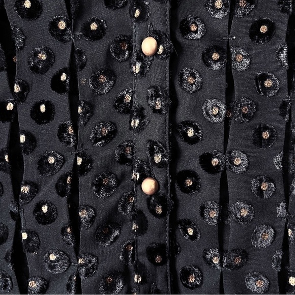 Soft Surroundings NWOT Black Dot Velvet Semi Sheer Blouse Sz Medium Bell Sleeves - Picture 4 of 9